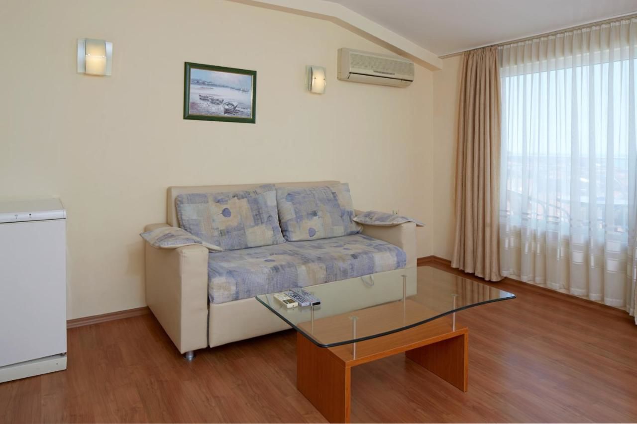 Отель Family Hotel Milev Свети-Влас-16