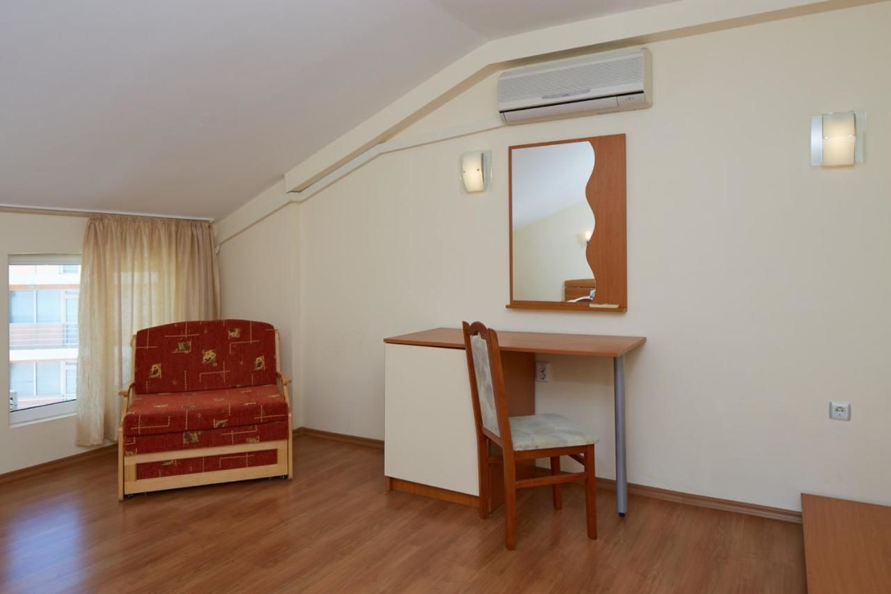 Отель Family Hotel Milev Свети-Влас-9